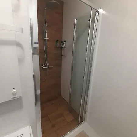 Vlyche Free Parking Apartment