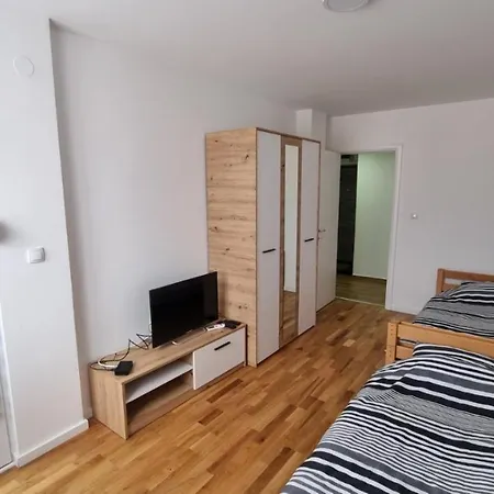 Vlyche Free Parking *