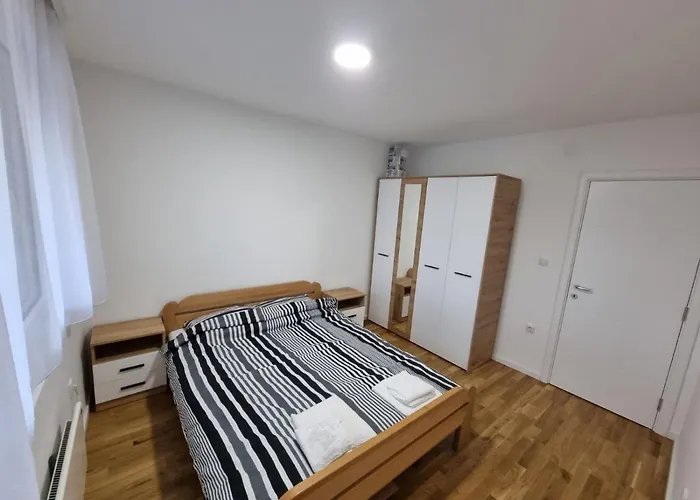 Vlyche Free Parking شقة Ni