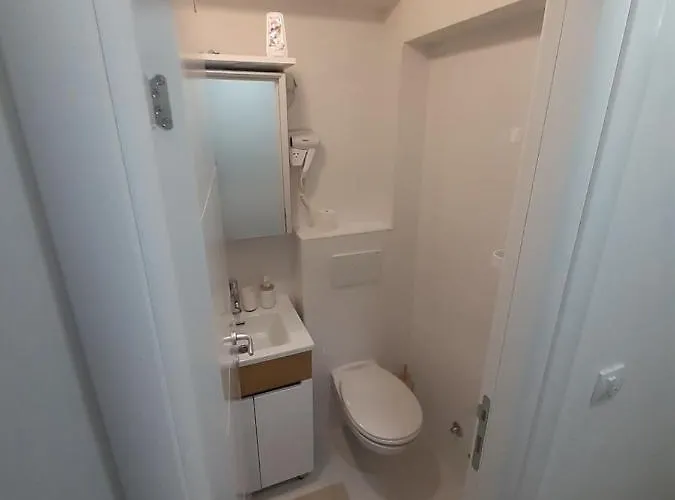 Vlyche Free Parking *