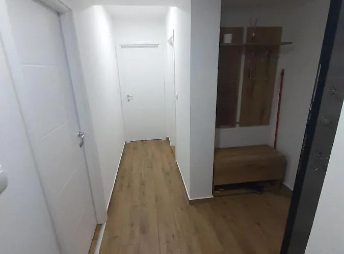 Vlyche Free Parking * Ni