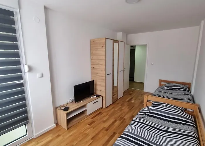 Vlyche Free Parking *