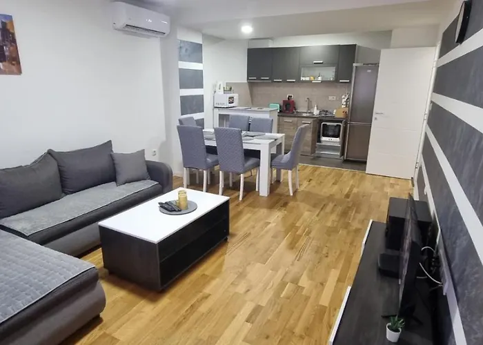 Vlyche Free Parking *